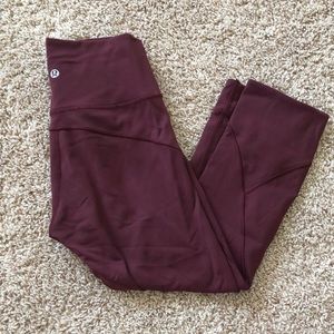 Lululemon maroon 21” leggings with pocket